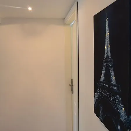 Paris&ny&london Apartment