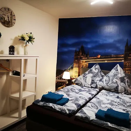 Paris&ny&london Apartment *